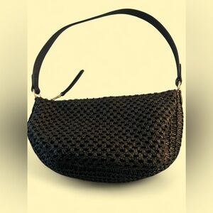 Universal Thread Black Woven Straw Crochet Shoulder Bag Crescent Gold Zip